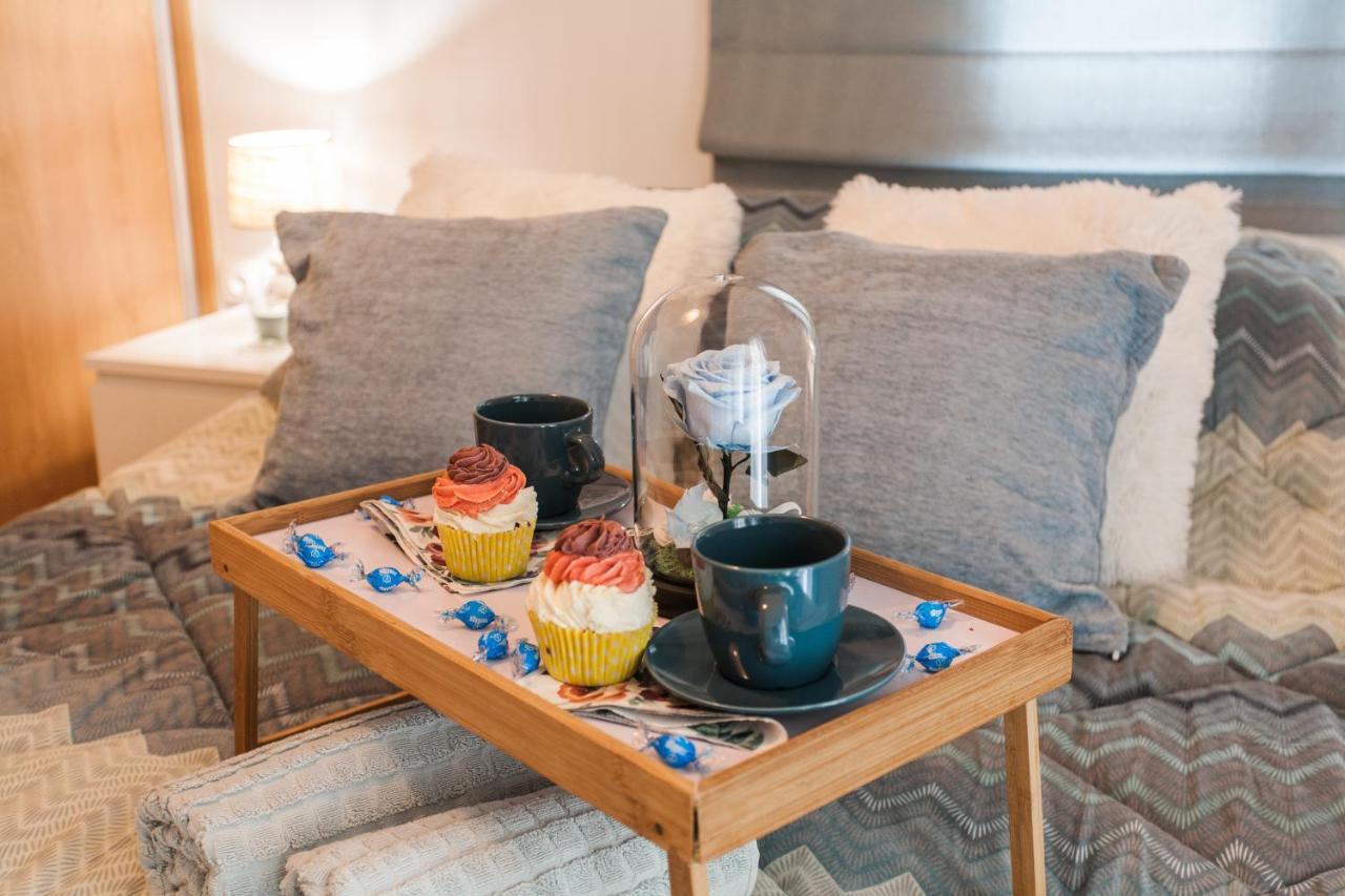 Luxury Seaside Apartment Next To Starbucks Opossite The Beach Park Of Flisvos Aten Exteriör bild