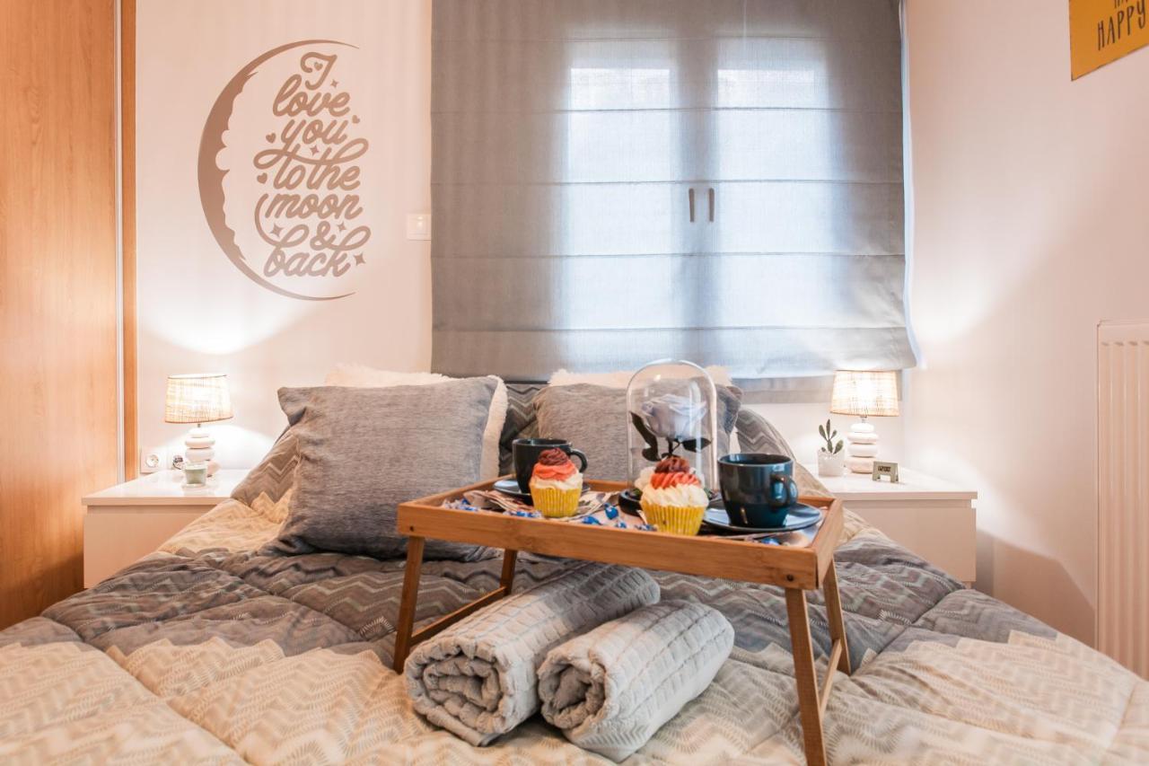 Luxury Seaside Apartment Next To Starbucks Opossite The Beach Park Of Flisvos Aten Exteriör bild