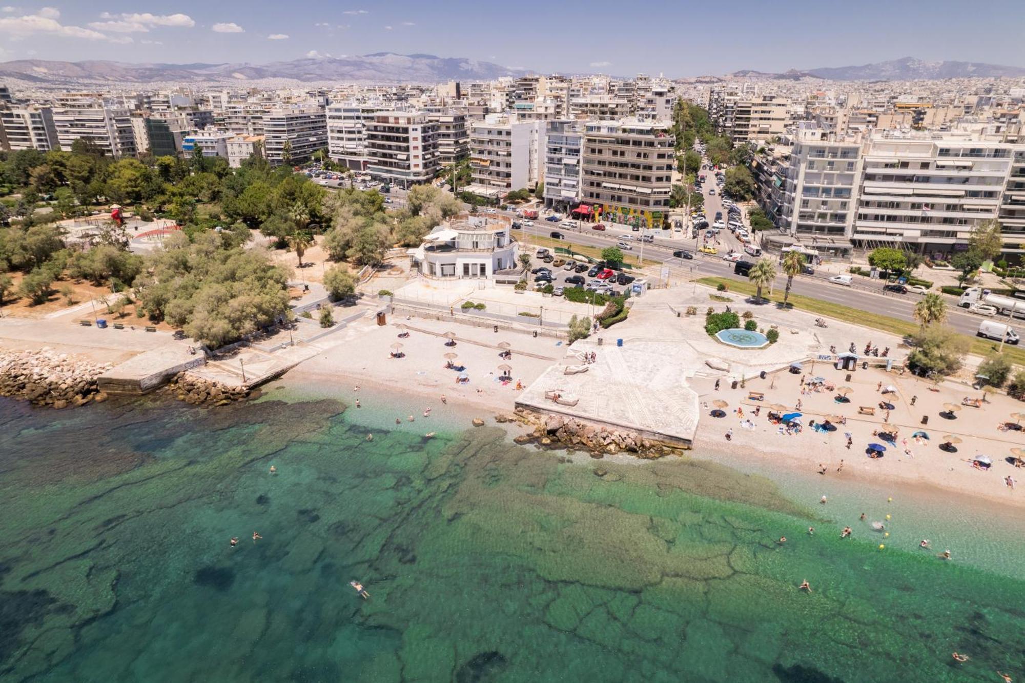 Luxury Seaside Apartment Next To Starbucks Opossite The Beach Park Of Flisvos Aten Exteriör bild
